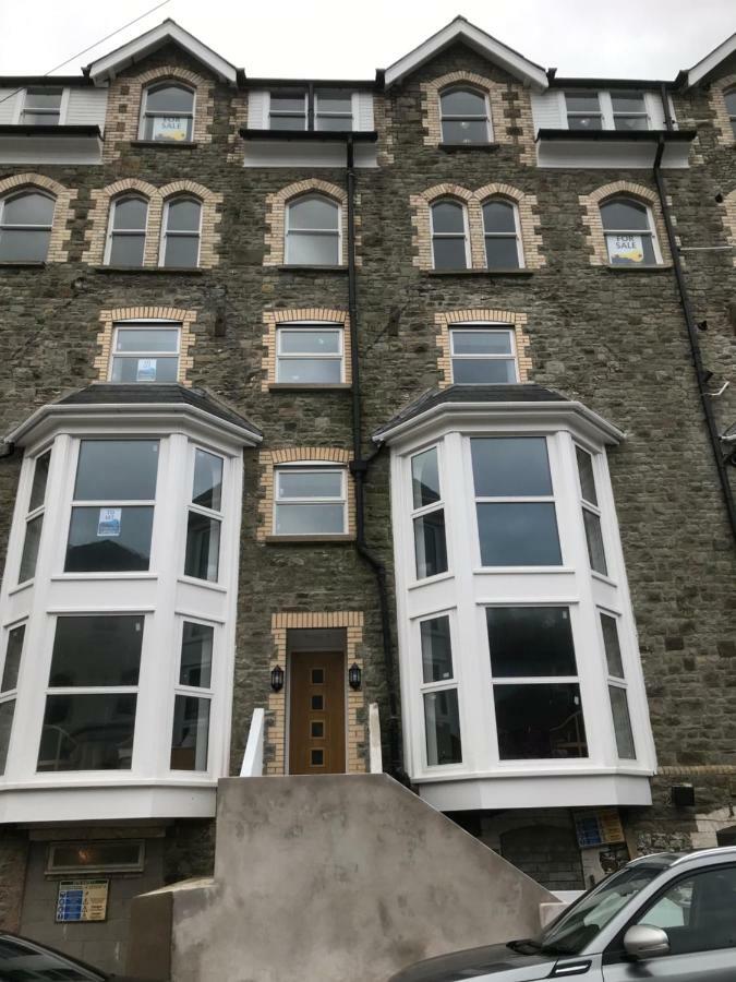 Beautiful Apartment,no 1, With Parking Apartment Ilfracombe